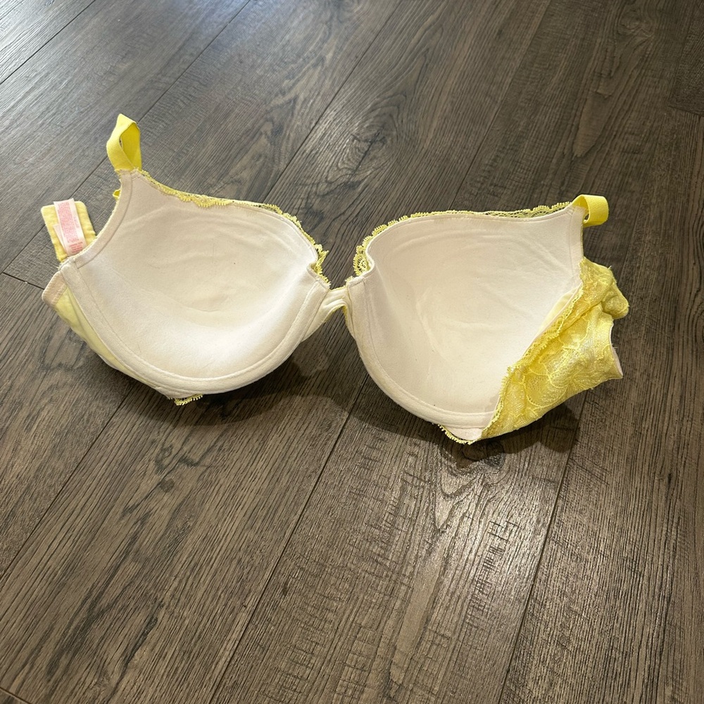Victoria’s Secret push up bra Sunny Yellow Lace Sz 36DD - Picture 2 of 4